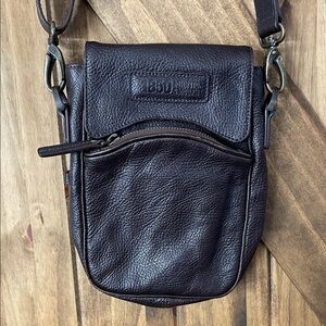 1850 Johnston&Murphy Brown Leather Crossbody Bag.
